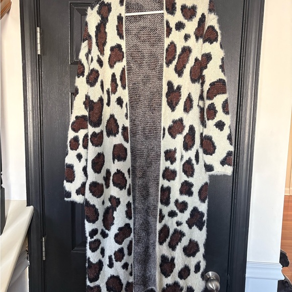 Leopard Print Open Front Cardigan - Picture 2 of 3
